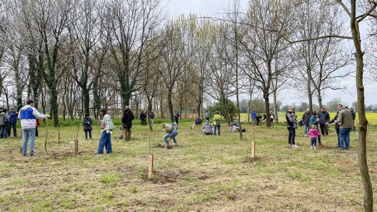 WOWnature tree-planting event at Parco del Serio, March 2025