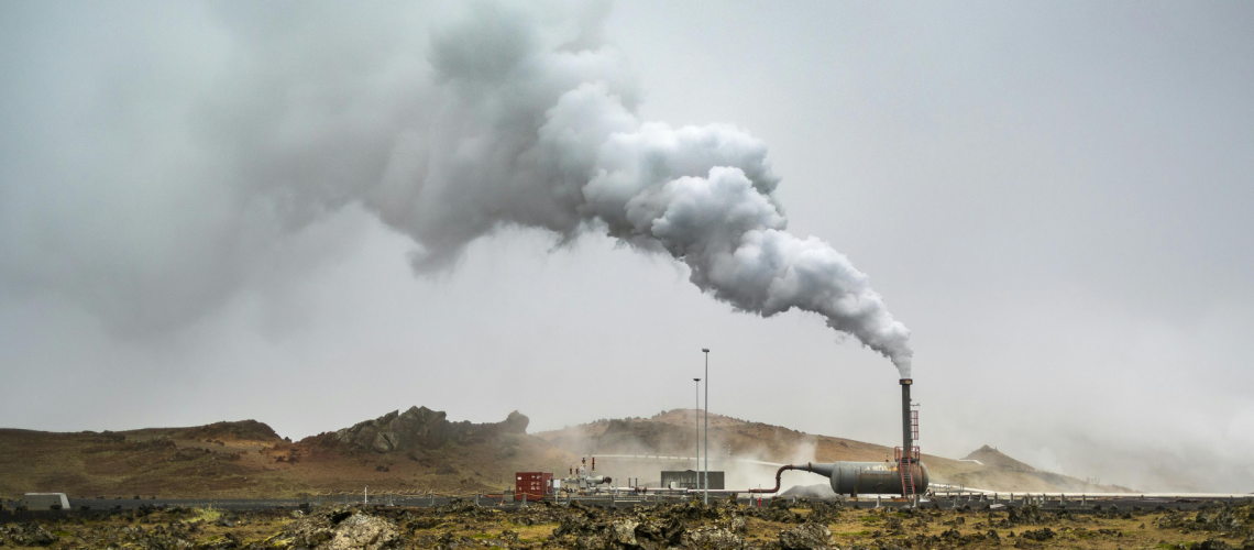 fabbrica con grandi emissioni di co2 e GHG